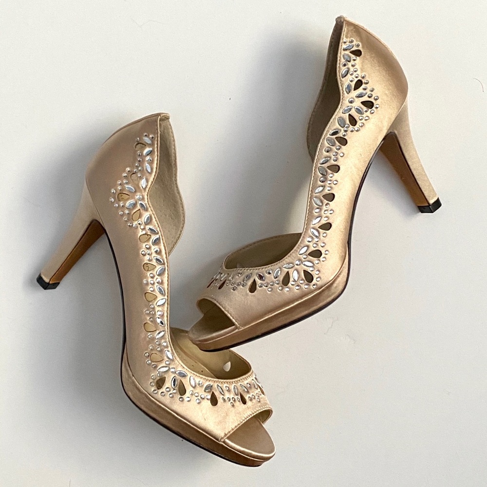 Adrienne Vittadini Gem Heels